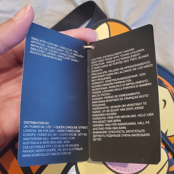 Loungefly Disney Winnie The Pooh Tigger Vampire Passport Crossbody Bag Cosplay - Picture 10 of 12